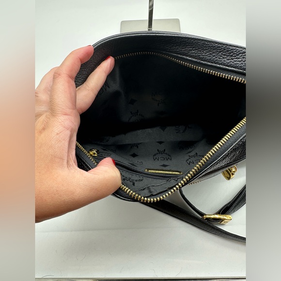 **Sale Alert ***EUC Vintage MCM made in Germany Black Crossbody with a dust bag - Picture 5 of 16